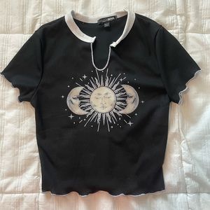 Fashion Nova graphic crop tee